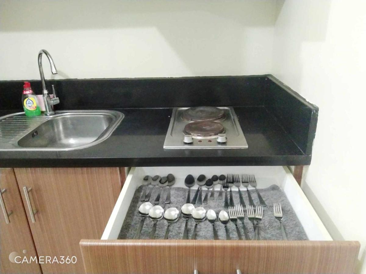 Pasay Condotel Near Naia Terminal 3 Екстер'єр фото