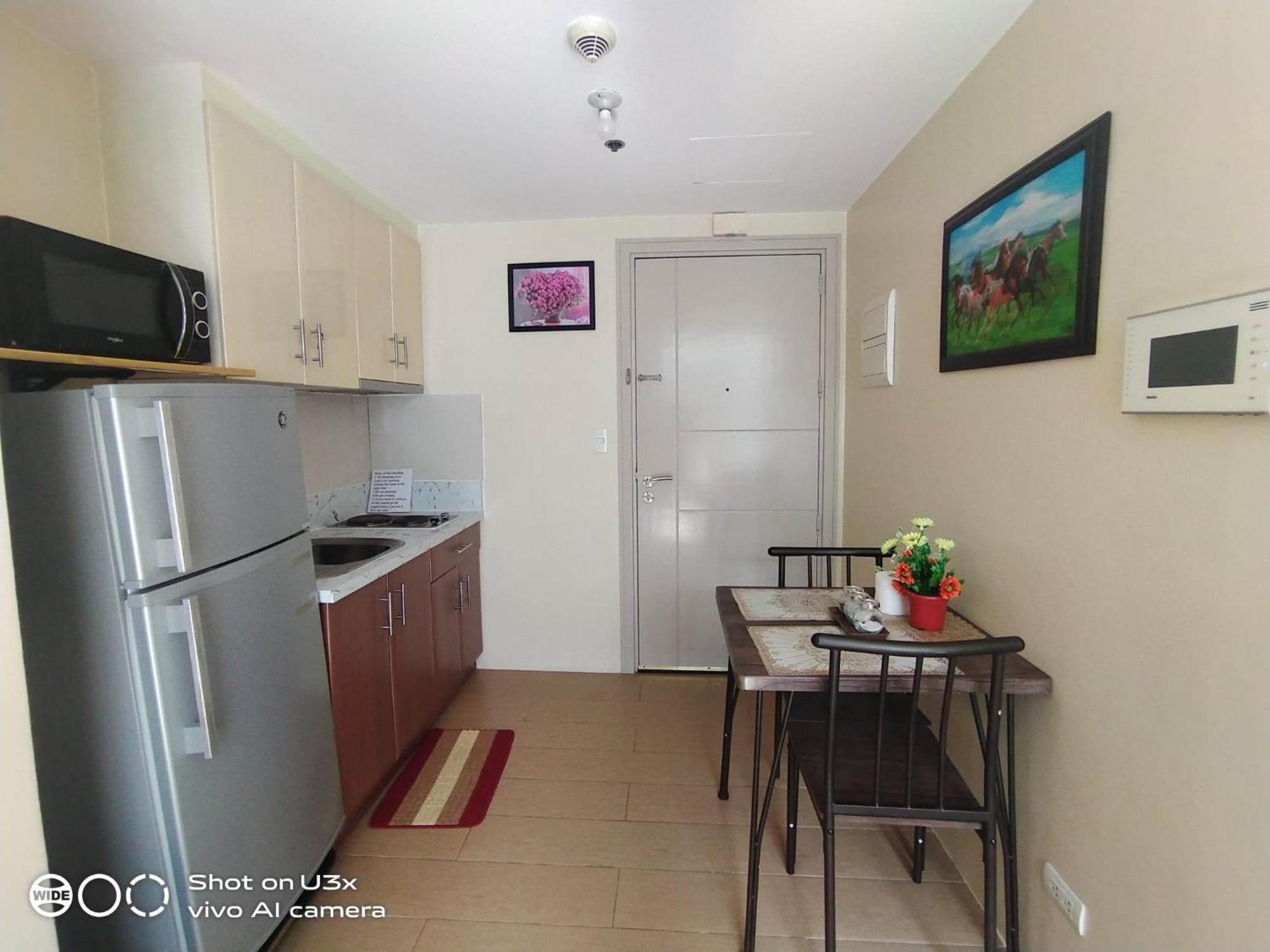 Pasay Condotel Near Naia Terminal 3 Екстер'єр фото